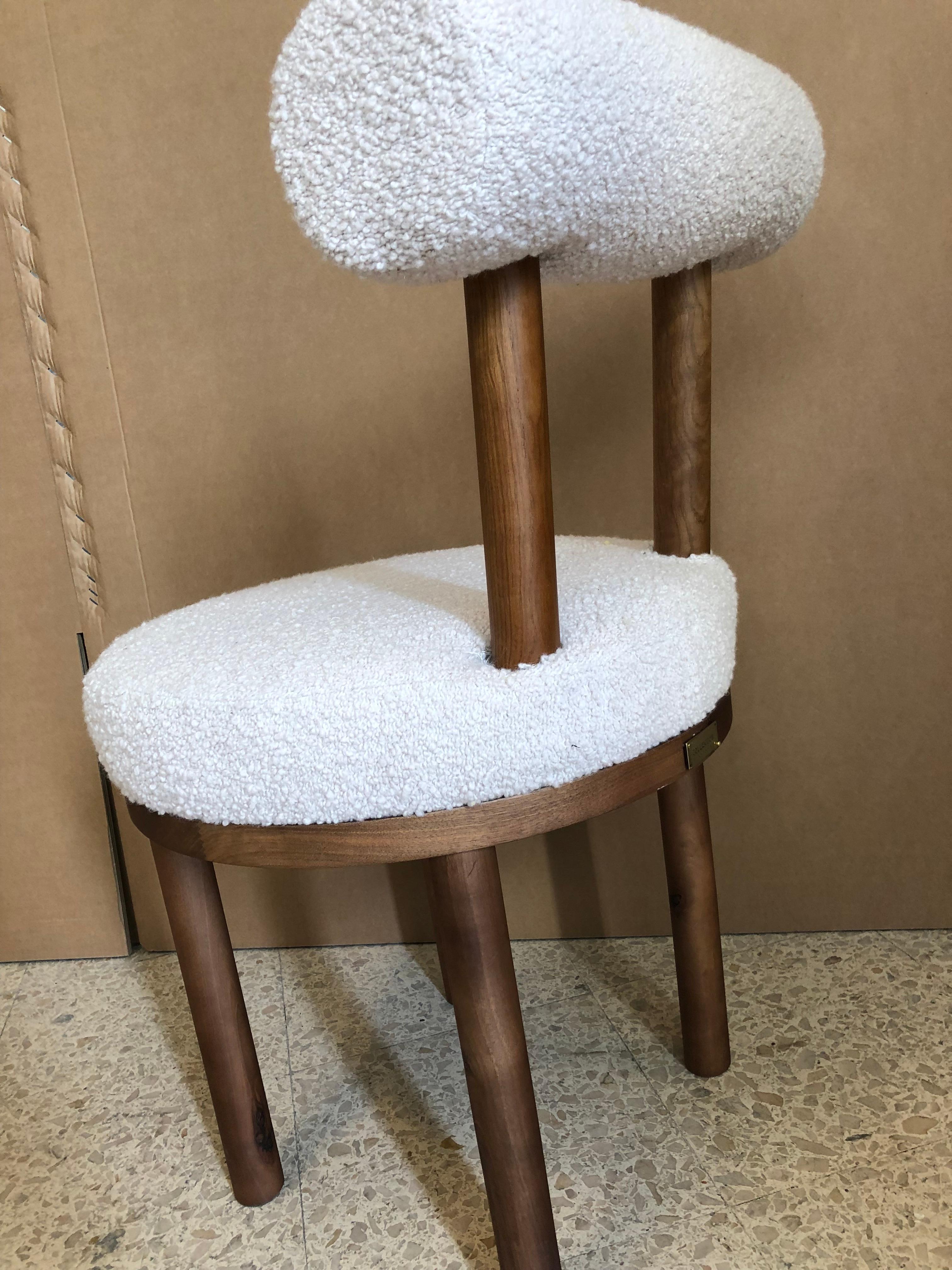 Sedia moderna Moca in tessuto boucle e rovere fumé di Collector Studio A in vendita 1