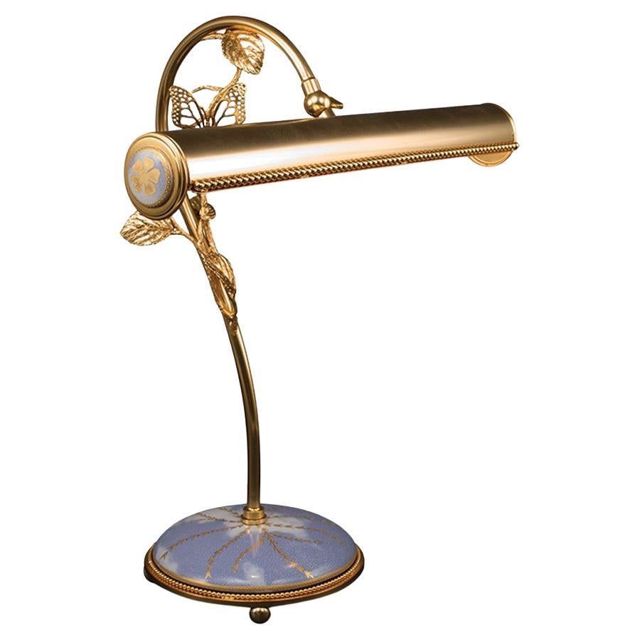 21e siècle, lampe de bureau en bronze doré  Avec base en porcelaine  en vente