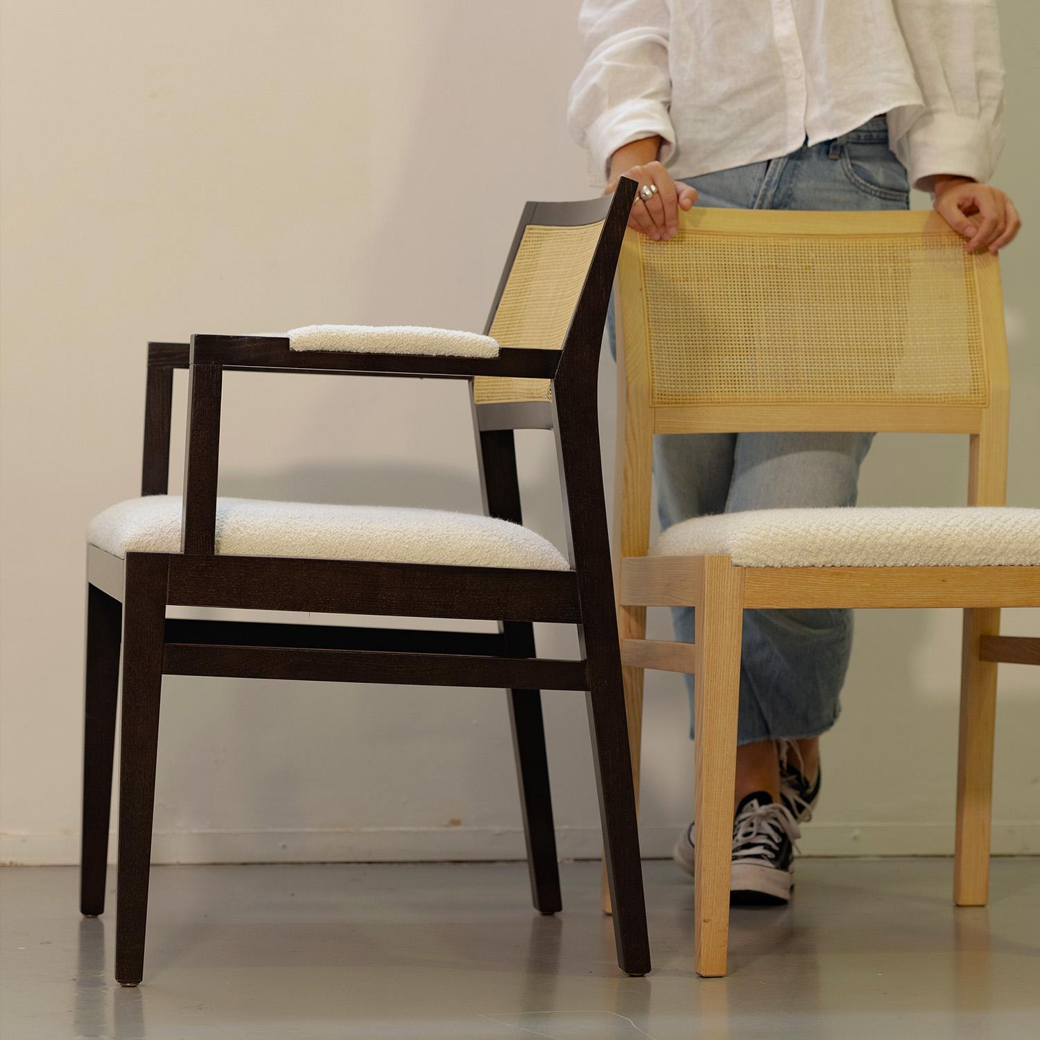 Duistt Basic Chair 1.1, Eschenholz dunkel, handgefertigt in Portugal von Duistt im Zustand „Neu“ im Angebot in Leça da Palmeira, PT