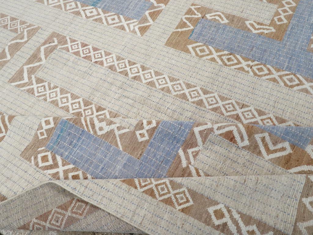 Ostturkestanischer Khotan-Teppich, afrikanisch Tuareg-inspiriert, 21. Jahrhundert im Angebot 1