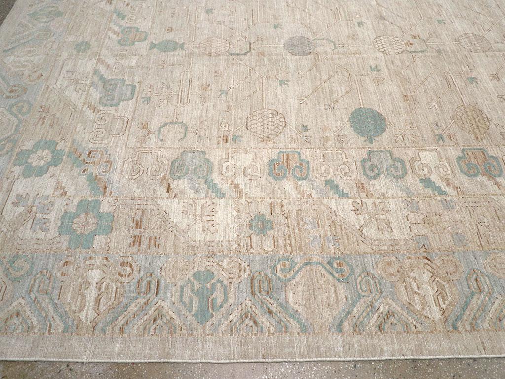 XXIe siècle et contemporain Grand tapis Khotan du Turkestan oriental du 21e siècle en vente