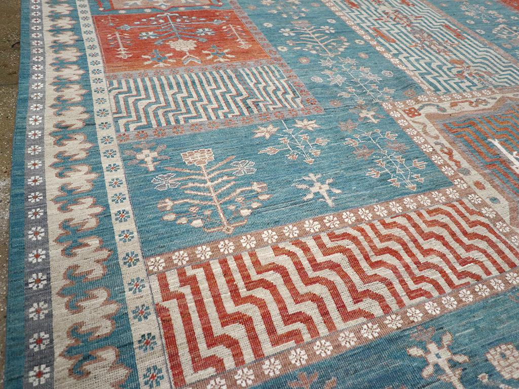 Noué à la main Tapis Khotan du Turkestan oriental du 21e siècle de grande taille en vente