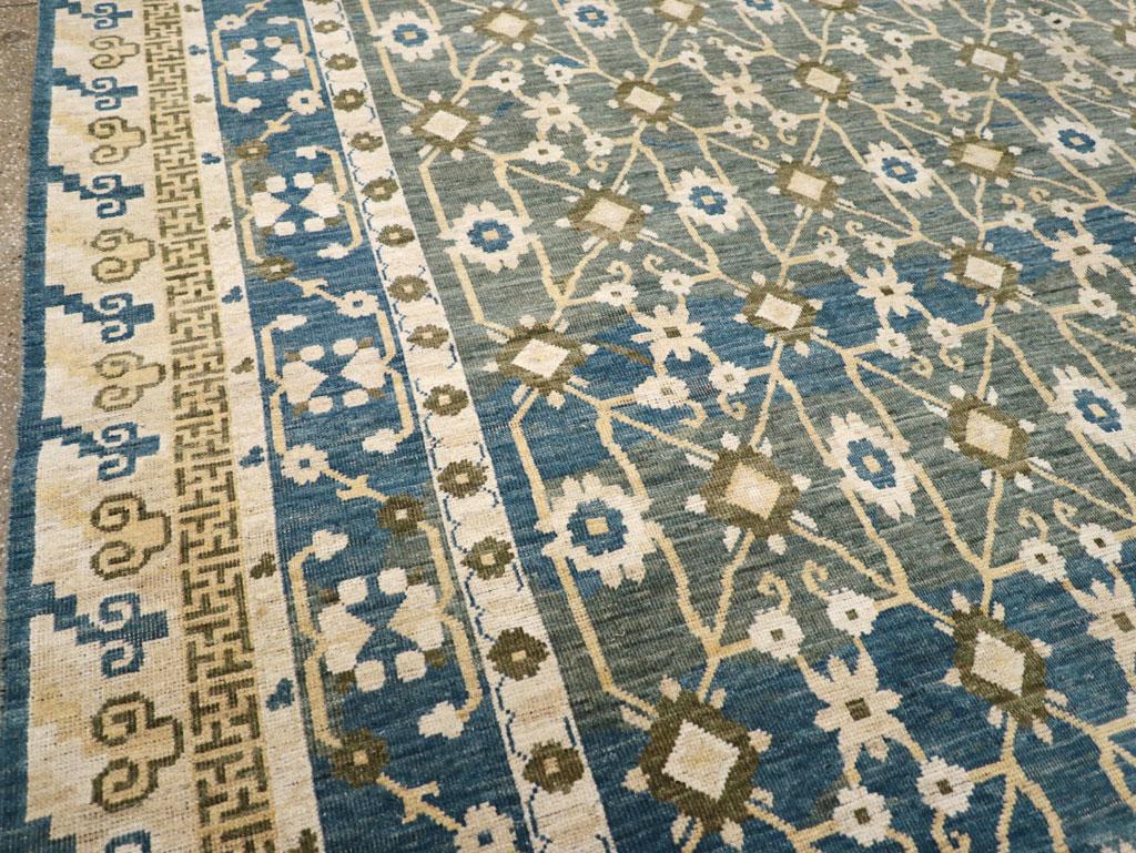 Noué à la main Tapis Khotan du Turkestan oriental du 21e siècle de grande taille en vente