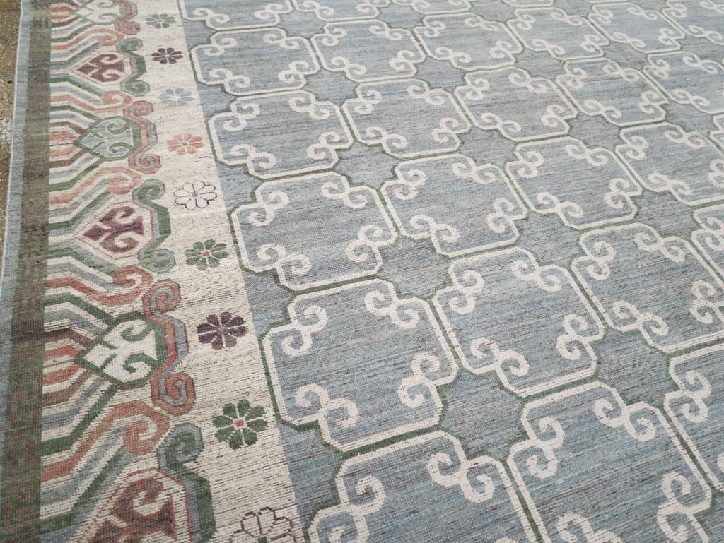 Noué à la main Tapis Khotan du Turkestan oriental du 21e siècle de grande taille en vente