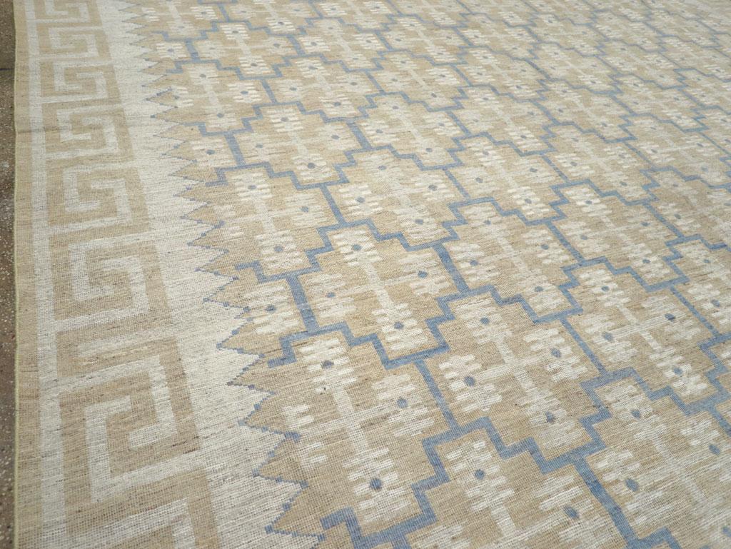 Noué à la main Tapis Khotan du Turkestan oriental du 21e siècle de grande taille en vente