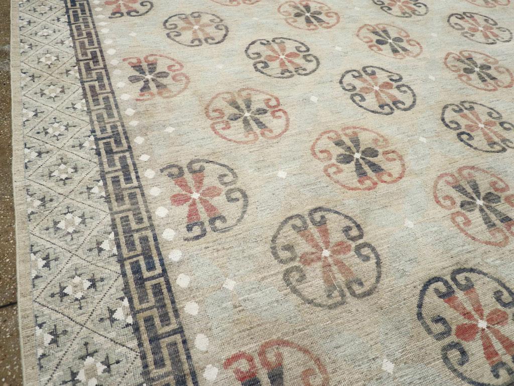 Noué à la main Tapis Khotan du Turkestan oriental du 21e siècle de grande taille en vente