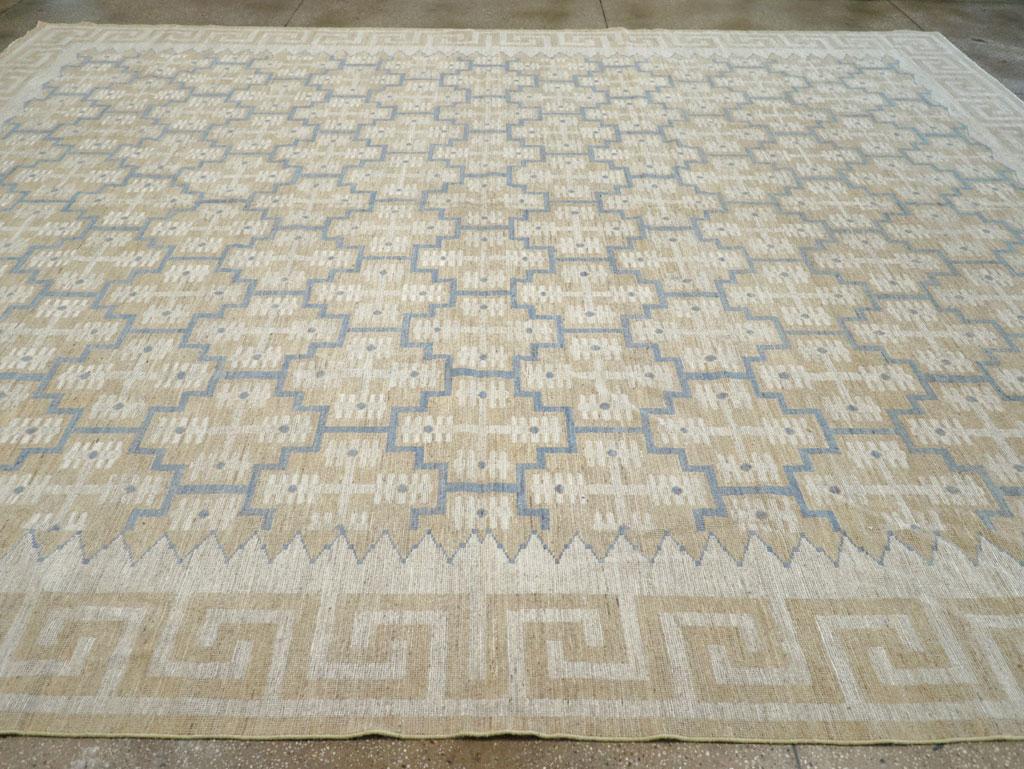 Tapis Khotan du Turkestan oriental du 21e siècle de grande taille Neuf - En vente à New York, NY