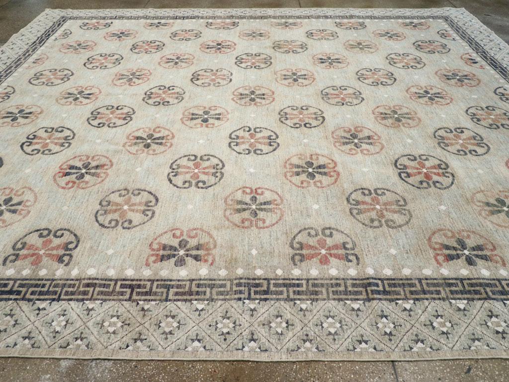 Tapis Khotan du Turkestan oriental du 21e siècle de grande taille Neuf - En vente à New York, NY