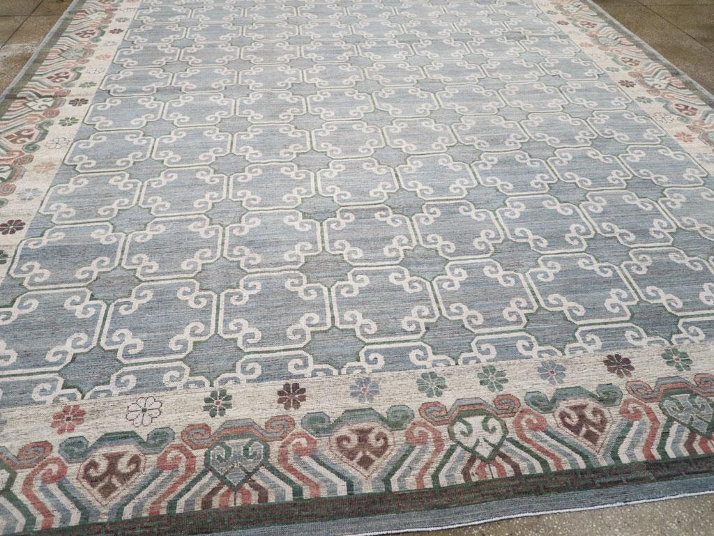 Laine Tapis Khotan du Turkestan oriental du 21e siècle de grande taille en vente