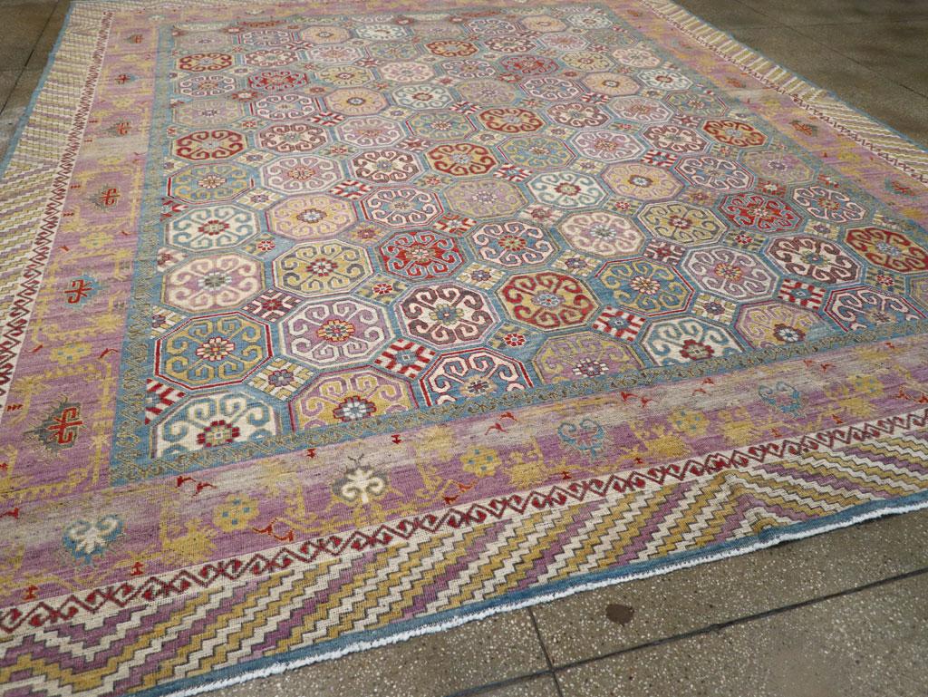 Laine Tapis Khotan du Turkestan oriental du 21e siècle de grande taille en vente