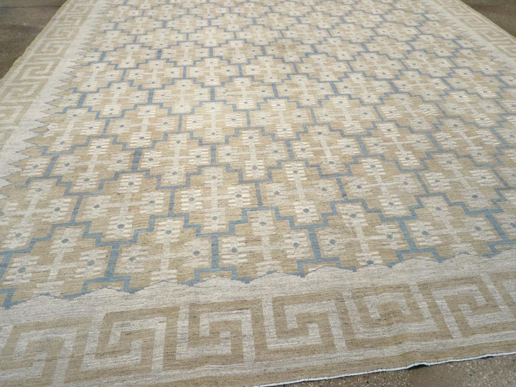 Laine Tapis Khotan du Turkestan oriental du 21e siècle de grande taille en vente