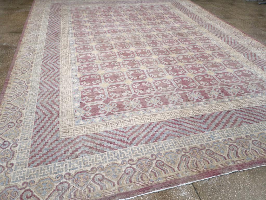 Laine Tapis Khotan du Turkestan oriental du 21e siècle de grande taille en vente