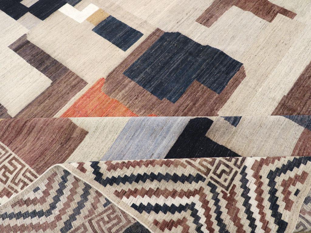 Tapis Khotan du Turkestan oriental du 21e siècle de grande taille en vente 1