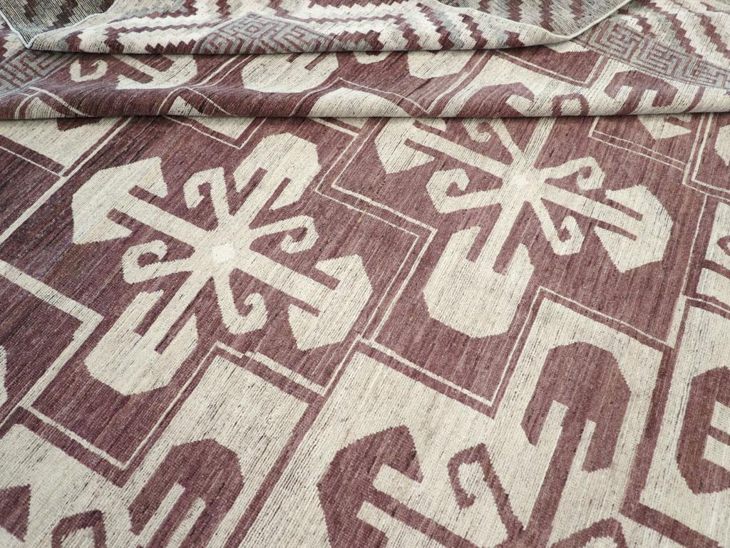 Tapis Khotan du Turkestan oriental du 21e siècle de grande taille en vente 2