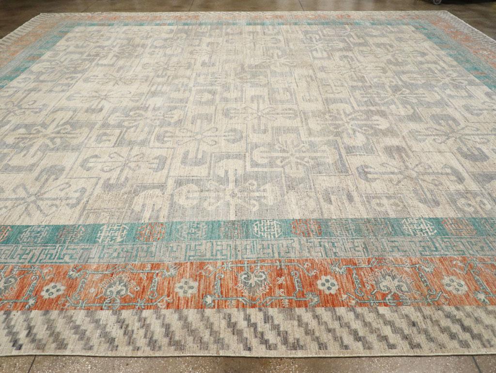 Tapis Khotan du Turkestan oriental surdimensionné du 21e siècle Neuf - En vente à New York, NY