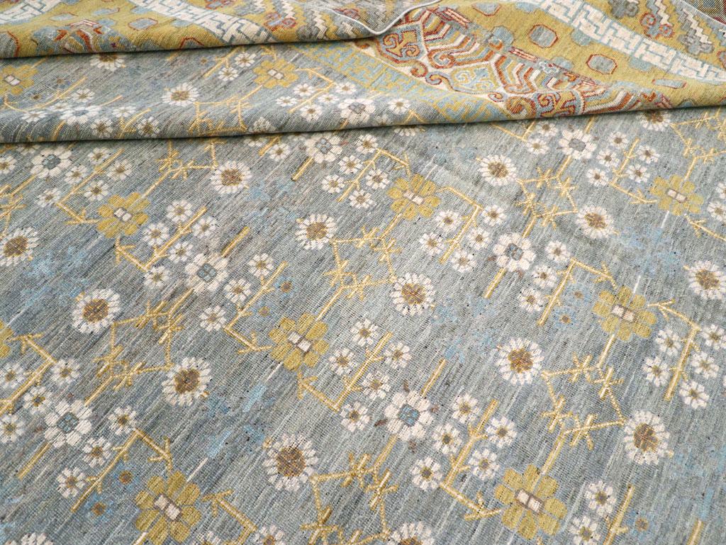 Tapis Khotan du Turkestan oriental surdimensionné du 21e siècle en vente 2