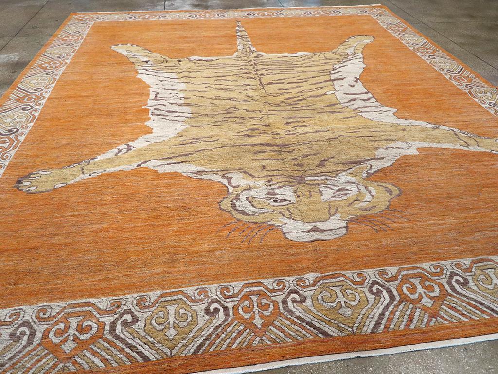 Alfombra pictórica Khotan del Turquestán Oriental del siglo XXI Tamaño de la habitación Siglo XXI y contemporáneo en venta