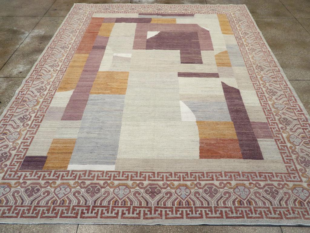 Tapis moderne du Turkestan oriental Khotan, fabriqué à la main au cours du 21e siècle.

Mesures : 10' 5