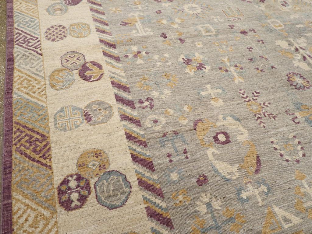 Noué à la main Tapis Khotan du Turkestan oriental du 21e siècle en vente