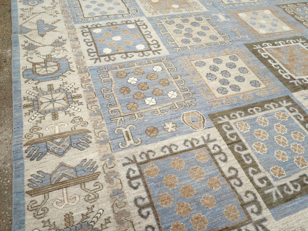 Noué à la main Tapis Khotan du Turkestan oriental du 21e siècle en vente