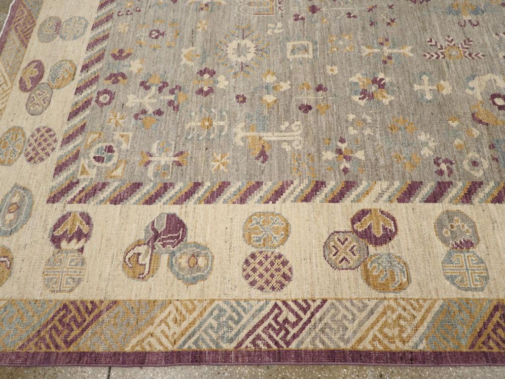 XXIe siècle et contemporain Tapis Khotan du Turkestan oriental du 21e siècle en vente