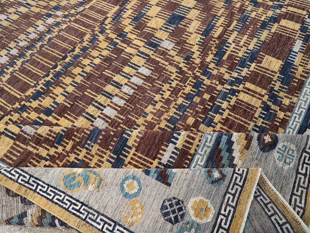 Tapis Khotan du Turkestan oriental du 21e siècle en vente 1
