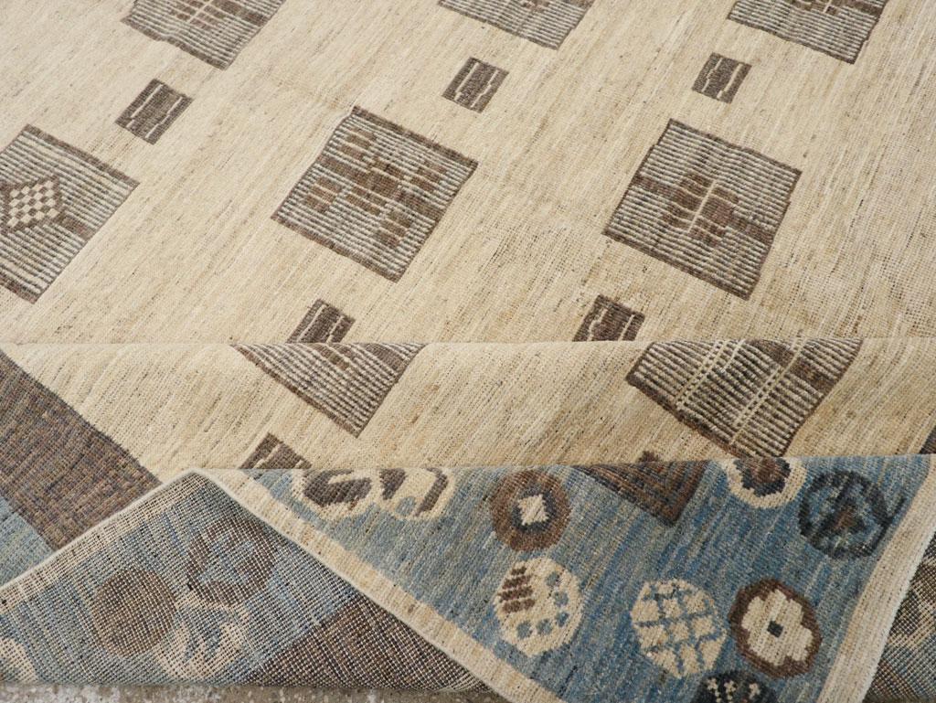 Tapis Khotan du Turkestan oriental du 21e siècle en vente 1