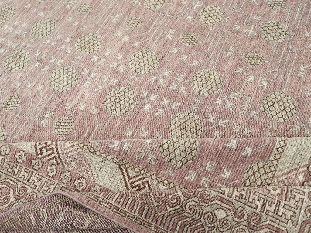 Tapis Khotan du Turkestan oriental du 21e siècle en vente 1