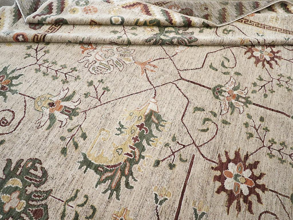 Tapis Khotan du Turkestan oriental du 21e siècle en vente 2