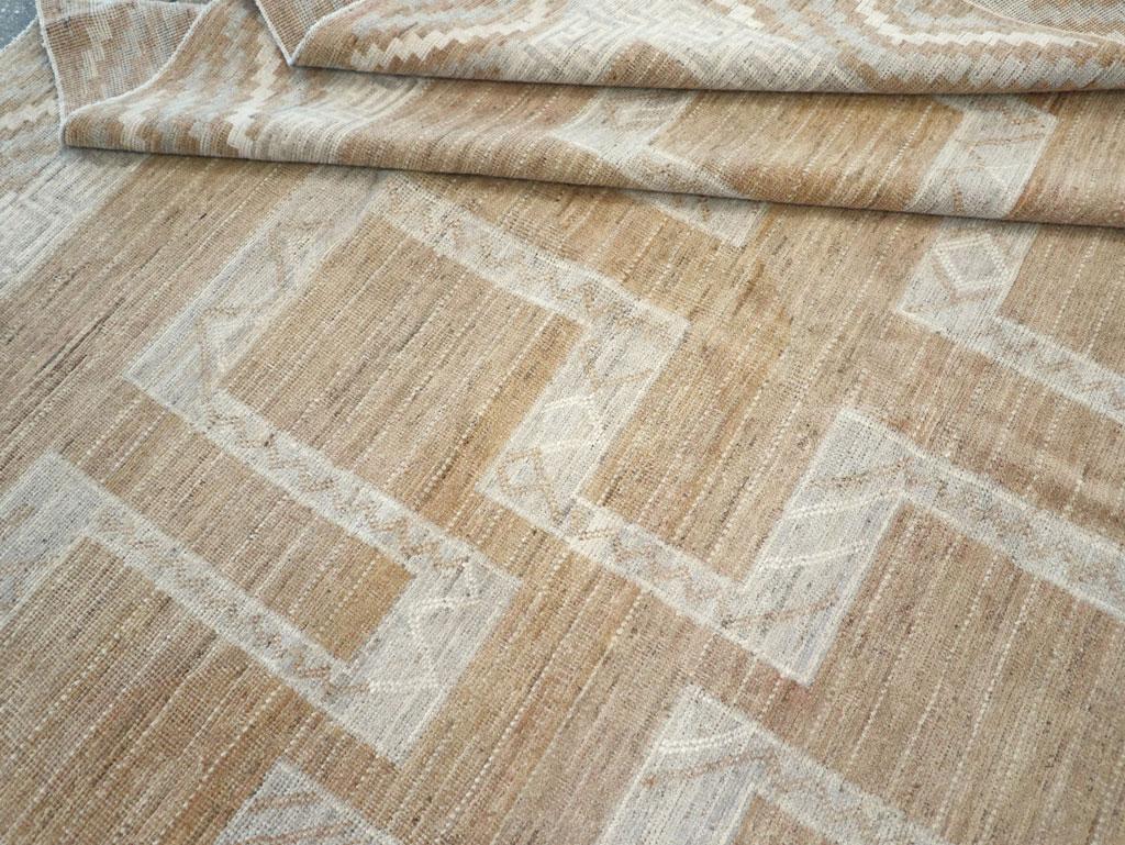 Tapis Khotan du Turkestan oriental du 21e siècle en vente 2