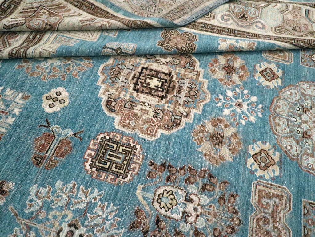 Tapis Khotan du Turkestan oriental du 21e siècle en vente 2