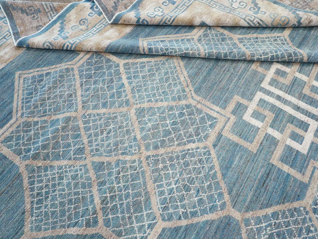 Tapis Khotan du Turkestan oriental du 21e siècle en vente 2