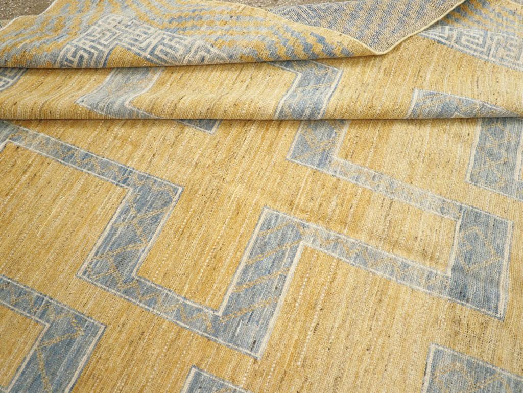 Tapis Khotan du Turkestan oriental du 21e siècle en vente 2