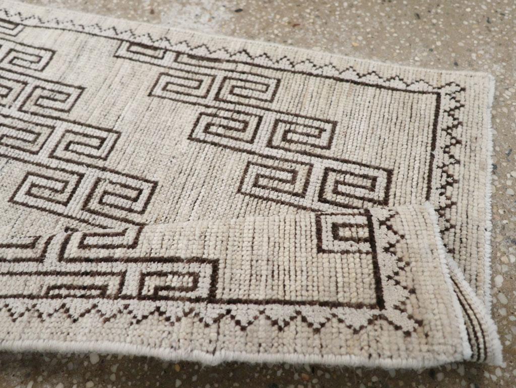21st Century East Turkestan Khotan Throw Rug (tapis du 21e siècle du Turkestan oriental) 1