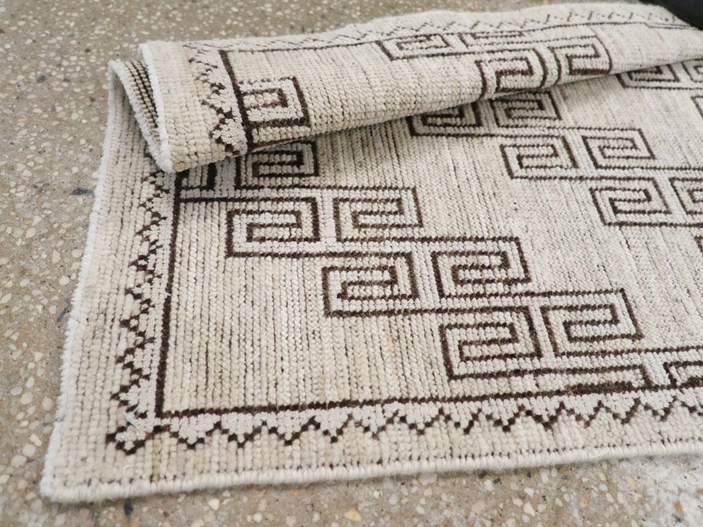21st Century East Turkestan Khotan Throw Rug (tapis du 21e siècle du Turkestan oriental) 2