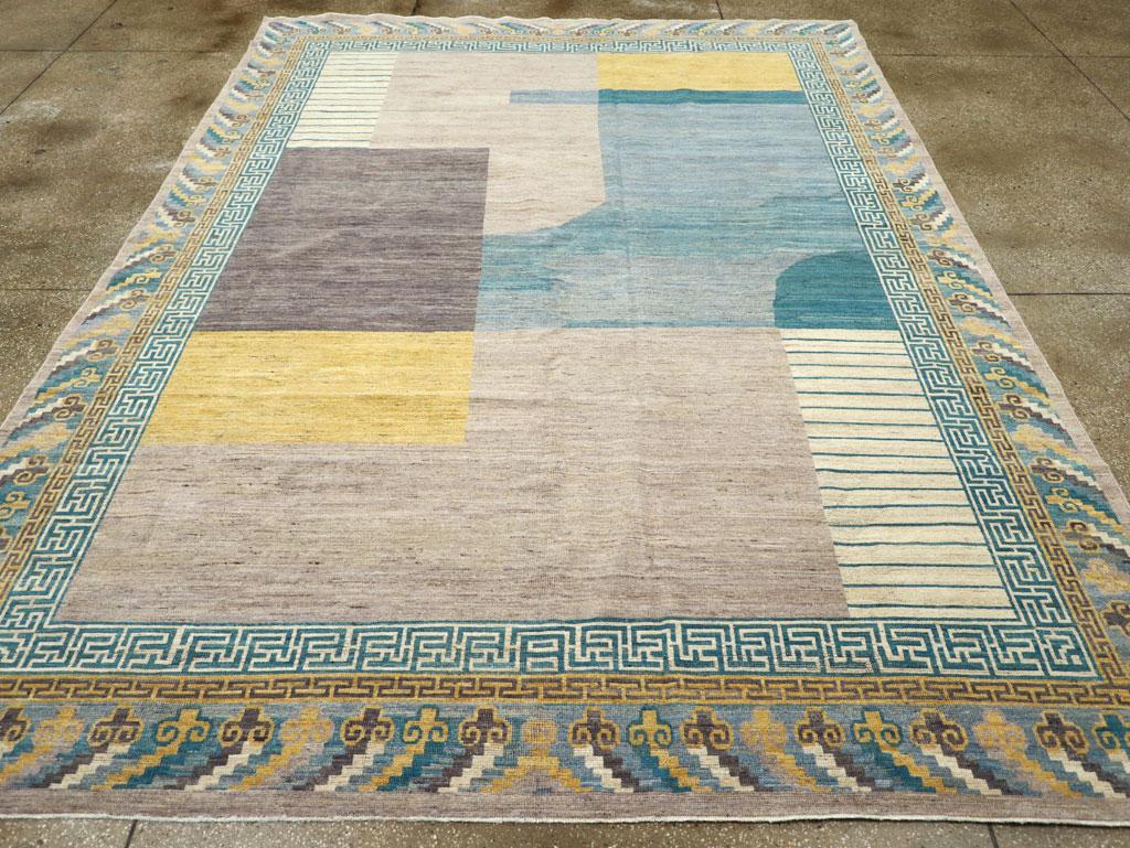 Tapis moderne du Turkestan oriental Khotan, fabriqué à la main au cours du 21e siècle.

Mesures : 8' 8