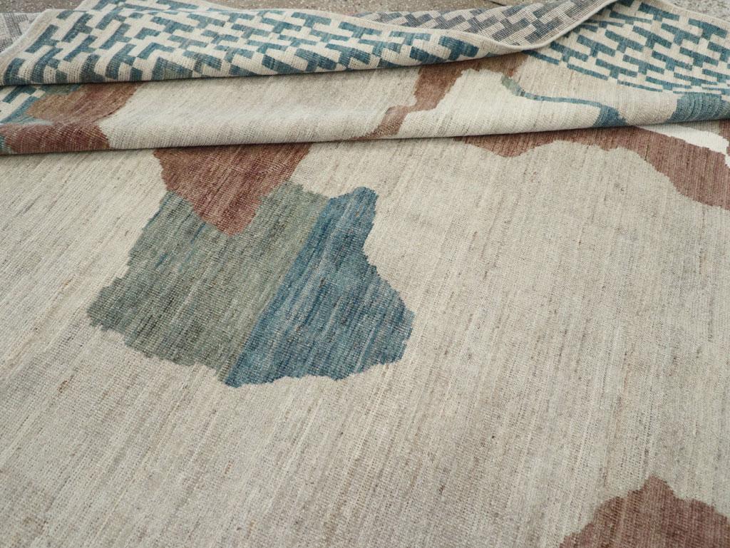 Tapis moderne du Turkestan oriental du 21e siècle en vente 1