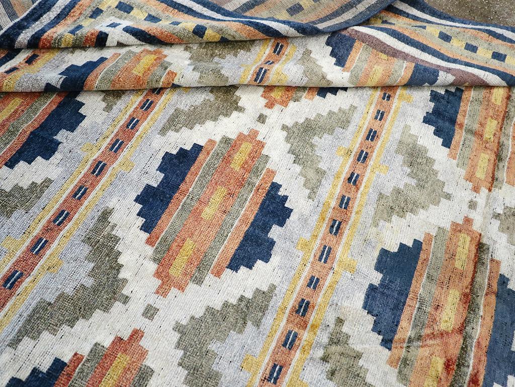 Tapis du XXIe siècle en soie du Turkestan oriental Khotan en vente 2