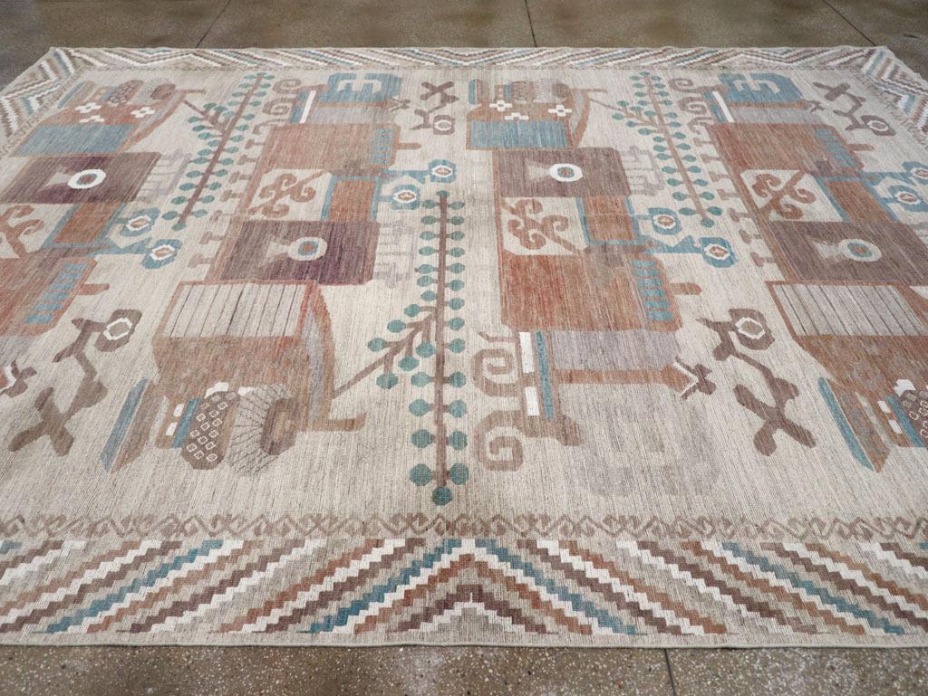 Vase du Turkestan oriental du 21e siècle Tapis Khotan de taille normale Neuf - En vente à New York, NY
