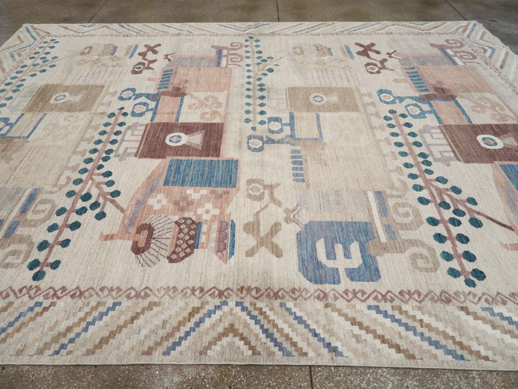 Vase du Turkestan oriental du 21e siècle Tapis Khotan de taille normale Neuf - En vente à New York, NY