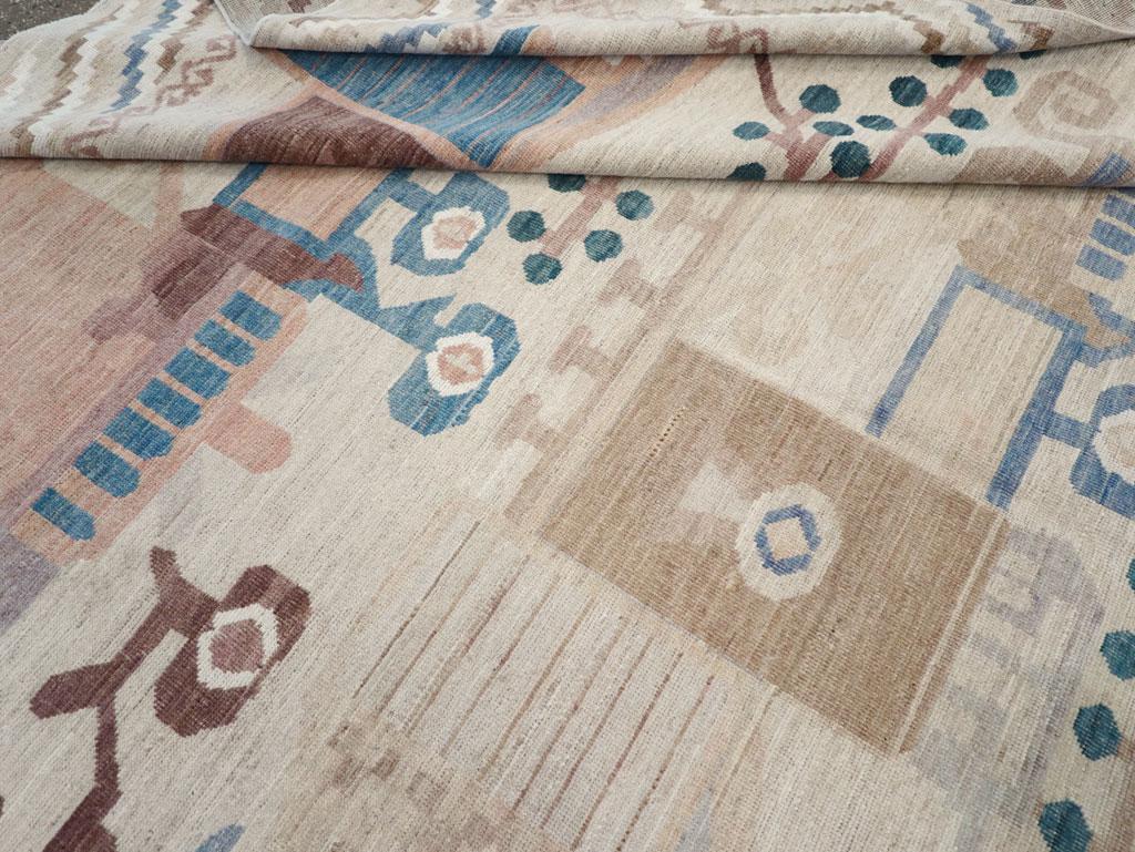 Vase du Turkestan oriental du 21e siècle Tapis Khotan de taille normale en vente 2