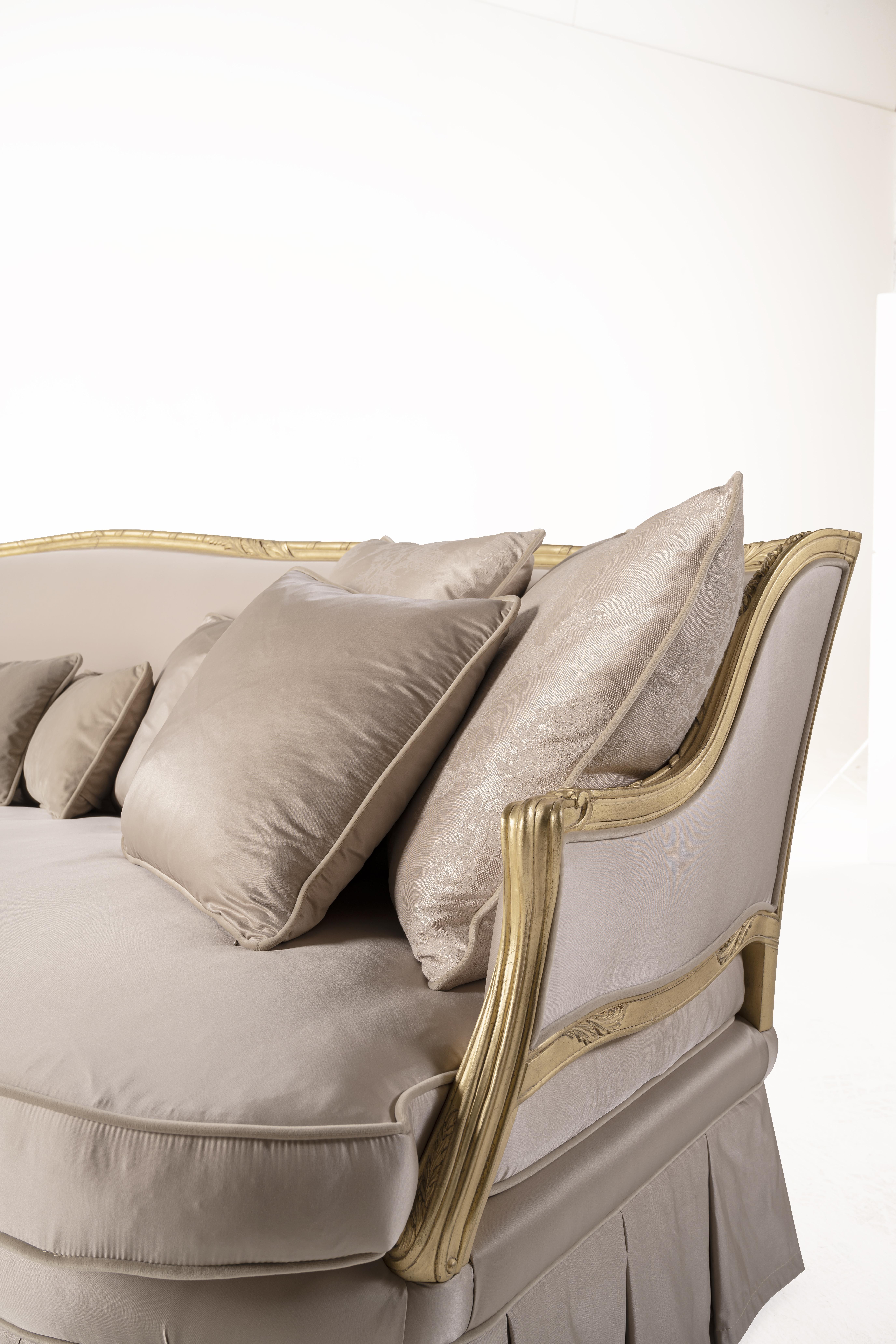 21st Century Eglantine 3-Seater Sofa in Fabric with Gold Leaf finishing In New Condition For Sale In Cantù, Lombardia