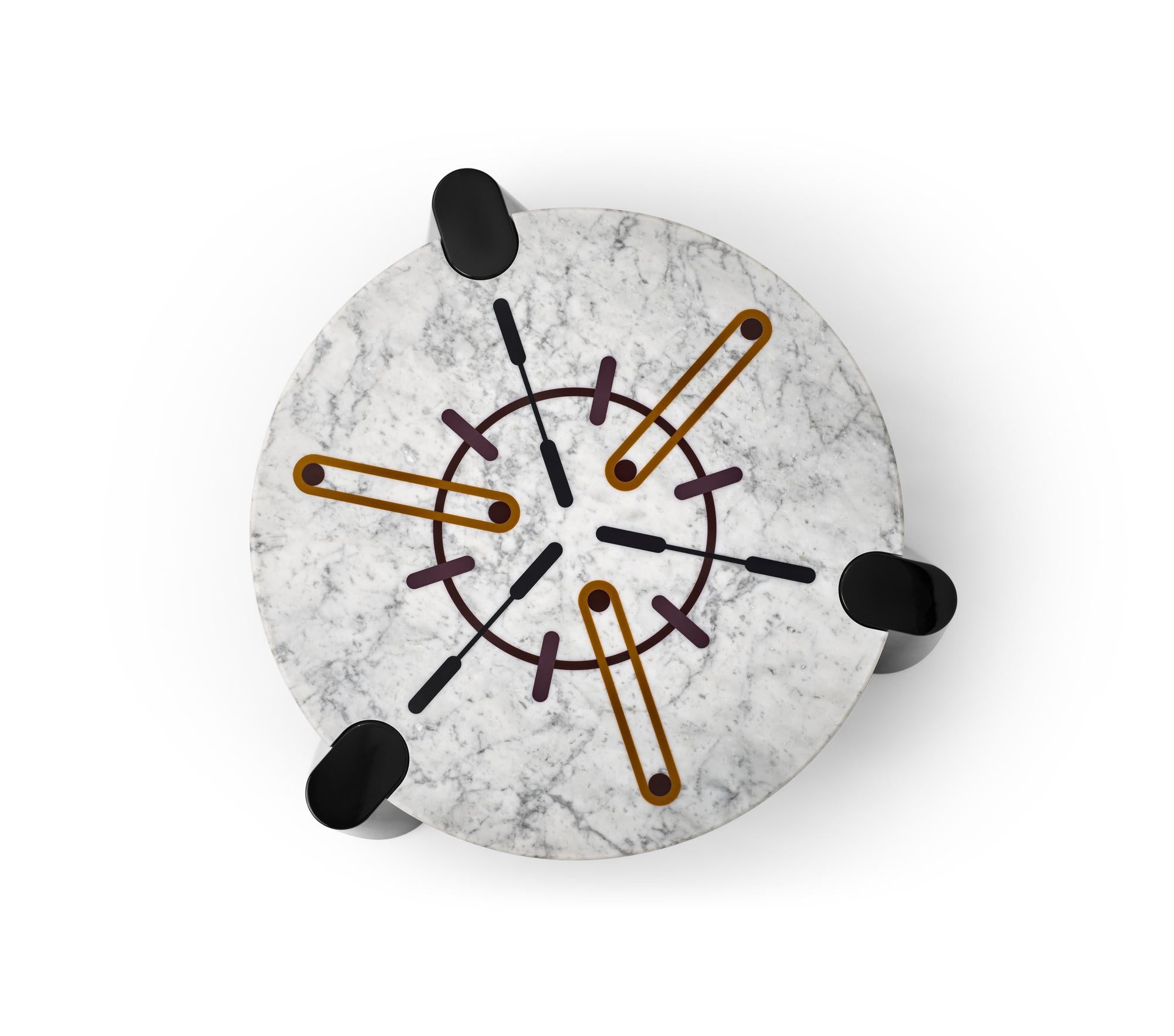 Nuclide Couchtisch Design von Elena Salmistraro, Produkt von Scapin Collezioni

Klare Linien, scharfe Grafiken und großzügige Volumen. Die Ausdruckskraft der Tischplatte wird mit einer starken dreidimensionalen Unterstützung