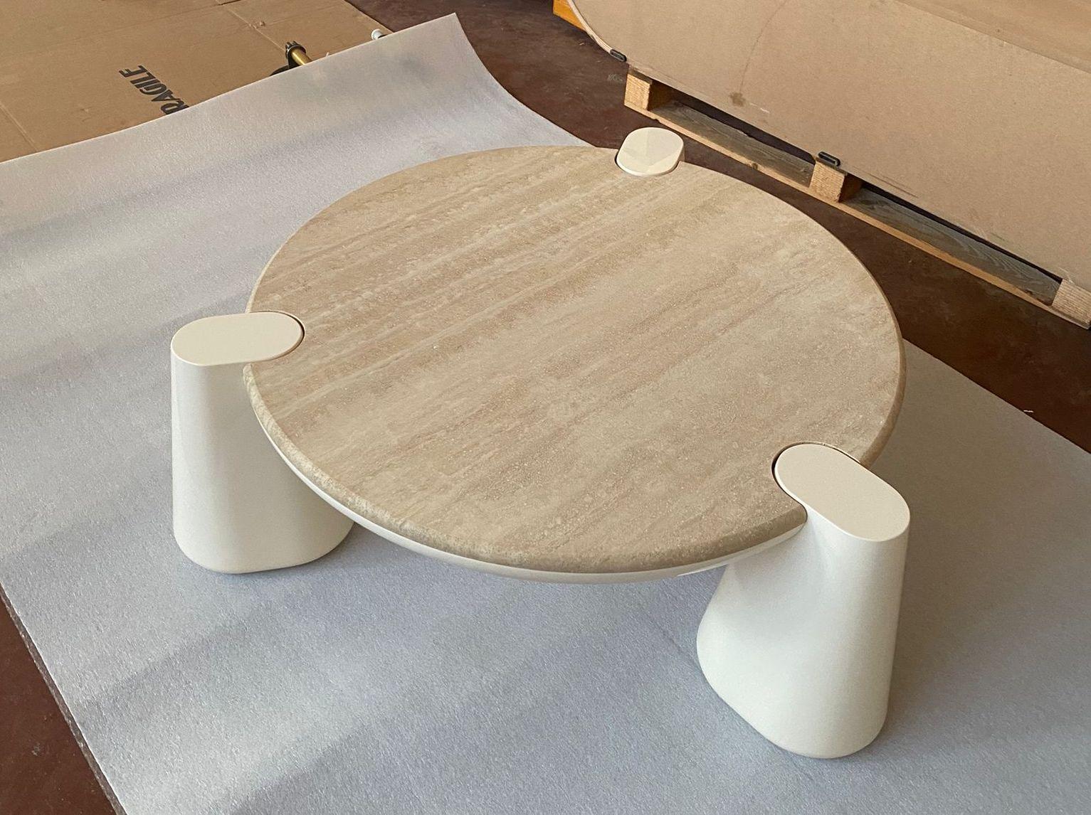 Table basse Nuclide design/One, produit par Scapin Collezioni

Des lignes épurées, un graphisme précis et des volumes généreux. La puissance expressive du plateau de la table est combinée à un support tridimensionnel solide. A
L'effet monochrome