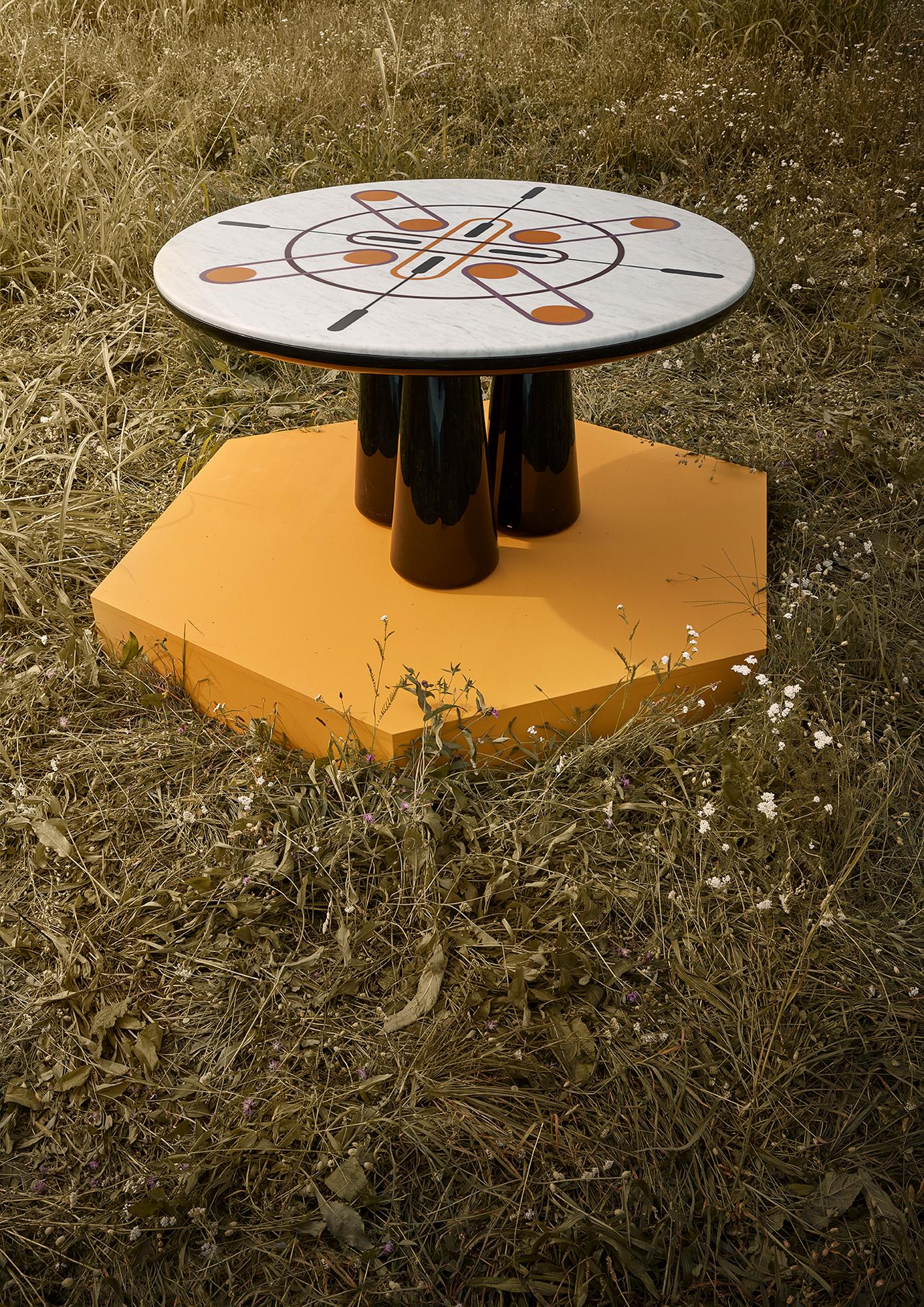 Moderne Table Elena Salmistraro du 21ème siècle Polyuréthane Marbre Incrusté Résine Épingle à Épingle en vente