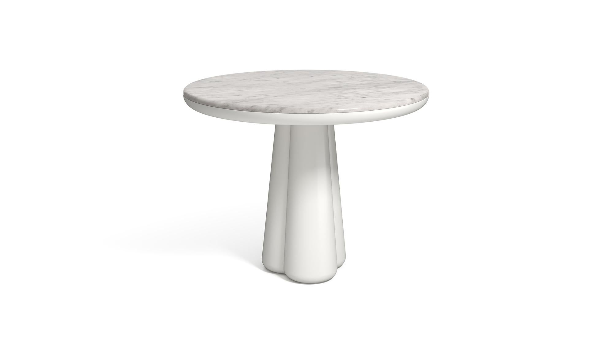 Marbre Table Elena Salmistraro du 21ème siècle Pieds brillants en polyuréthane et travertin Isotopo en vente