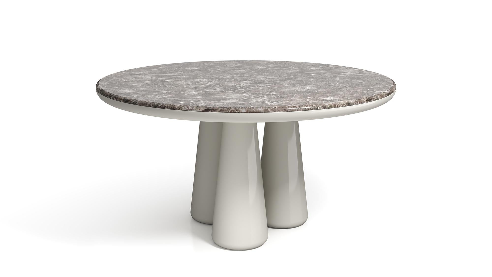 Marbre Table Elena Salmistraro du 21ème siècle Pieds brillants en polyuréthane et travertin blanc en vente