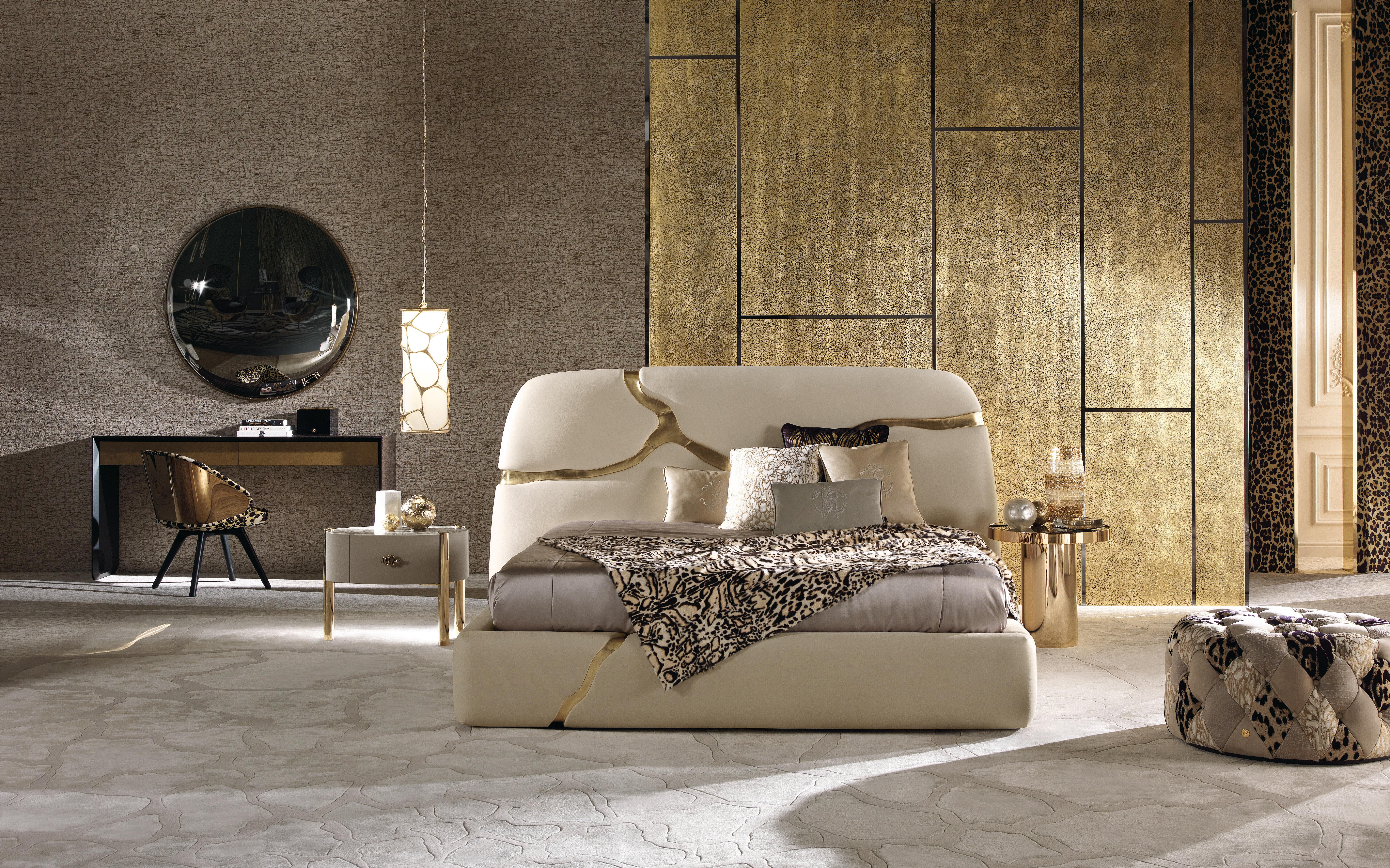 21st Century Elgon Bed in Leather by Roberto Cavalli Home Interiors In New Condition For Sale In Cantù, Lombardia