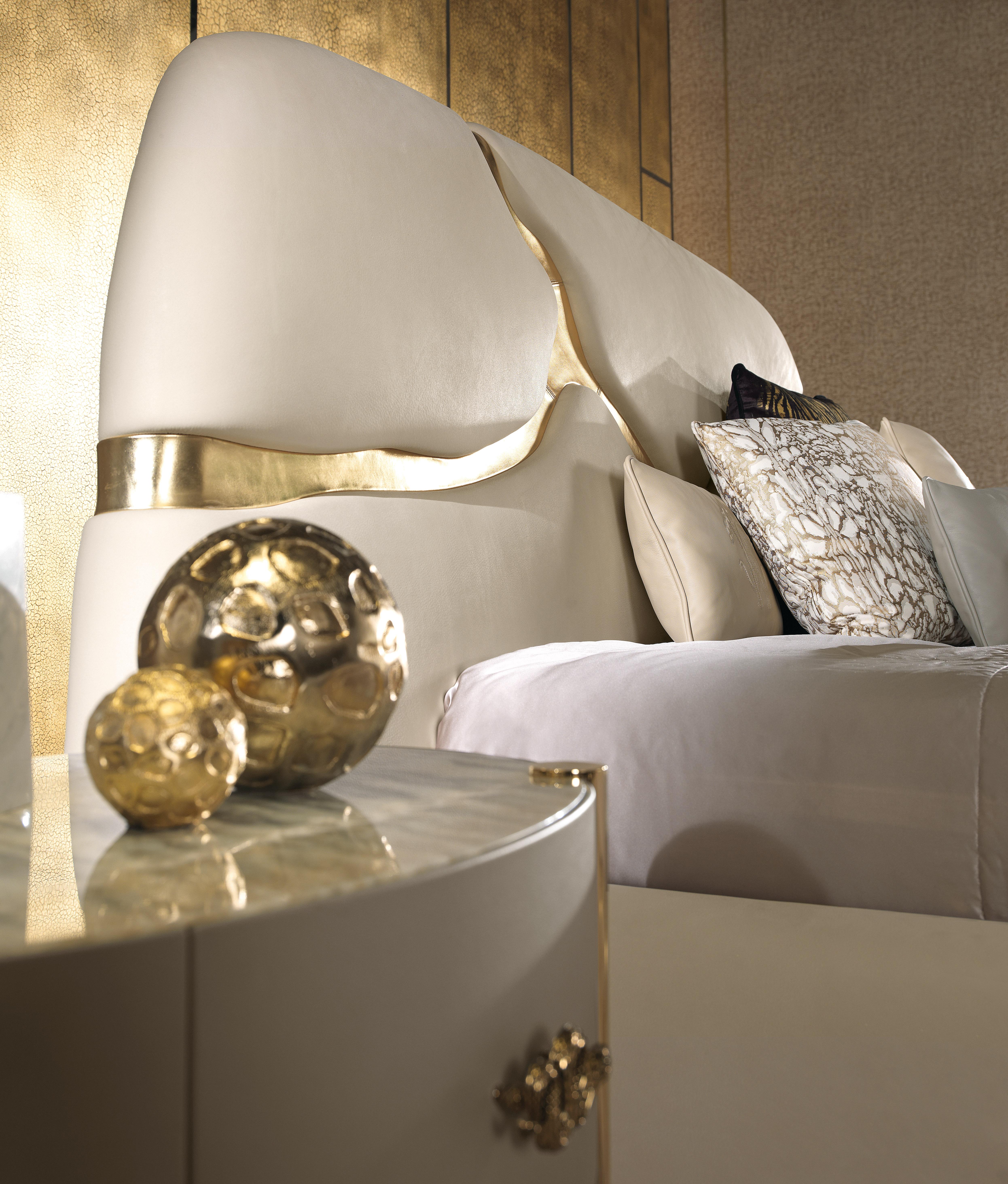 Elgon-Bett aus Leder des 21. Jahrhunderts von Roberto Cavalli Home Interiors im Angebot 2