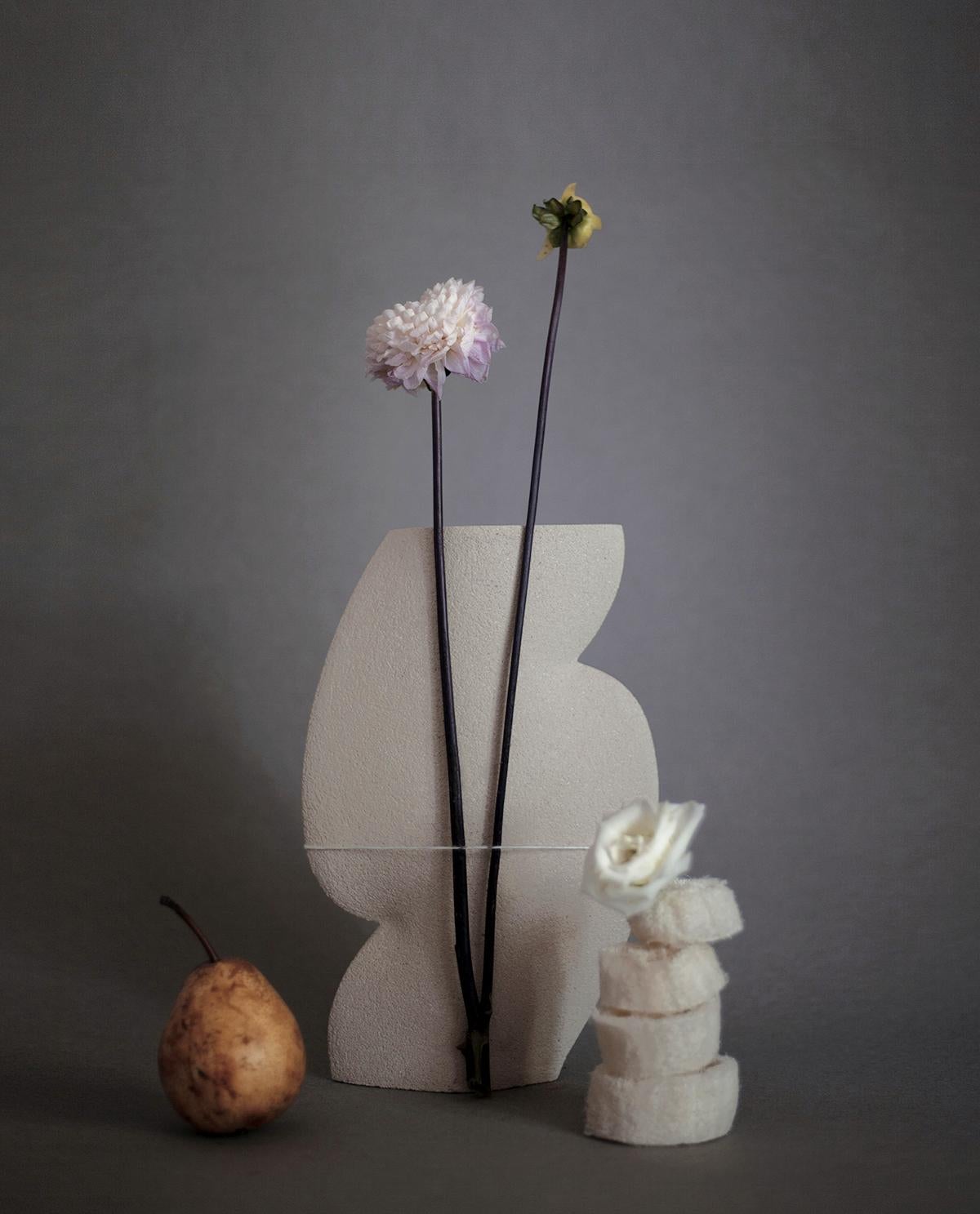 Européen Vase Ellipse N3 du 21ème siècle en céramique blanche, fabriqué à la main en France en vente